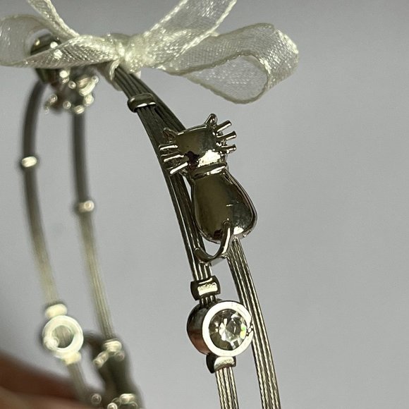 Cat Bracelet Crystal Charm Bangles Silver Tone Wire 8.25" Kitty Cat Lady Rescue - Picture 1 of 11